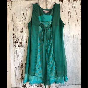 Young Essence Sleeveless Blouse